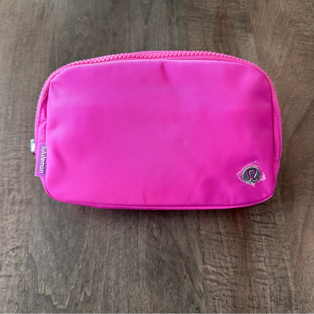 Lululemon 1L Everywhere Belt Bag in Sonic Pink - NEW Fanny Pack